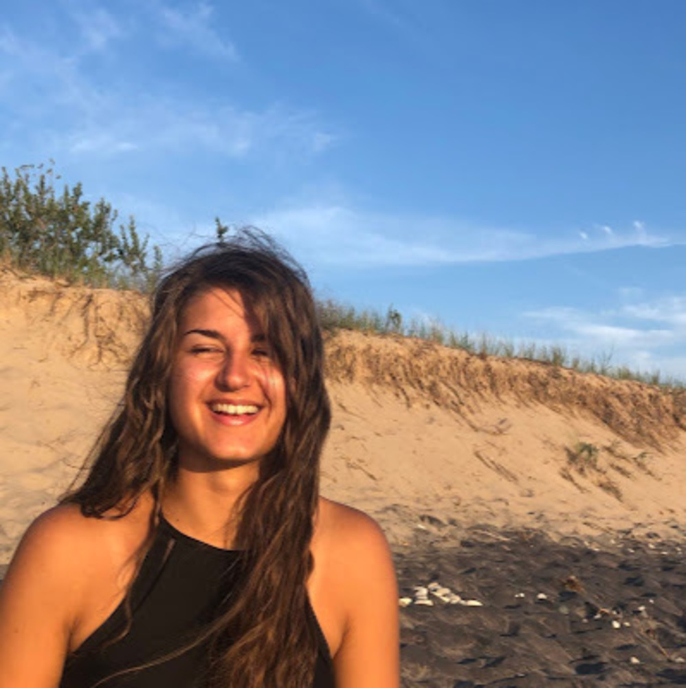 Meet your Posher, Alyssa